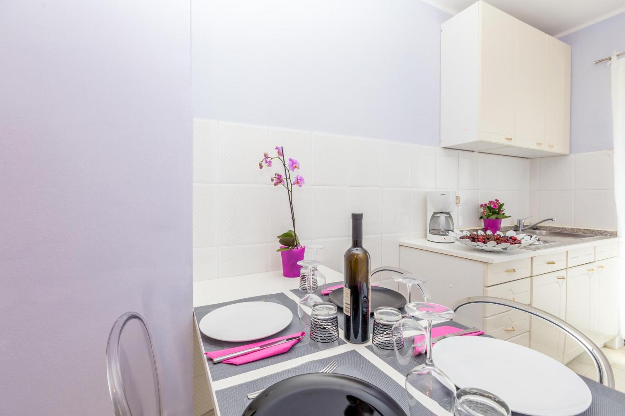 Ava Apartments Omišalj Rum bild