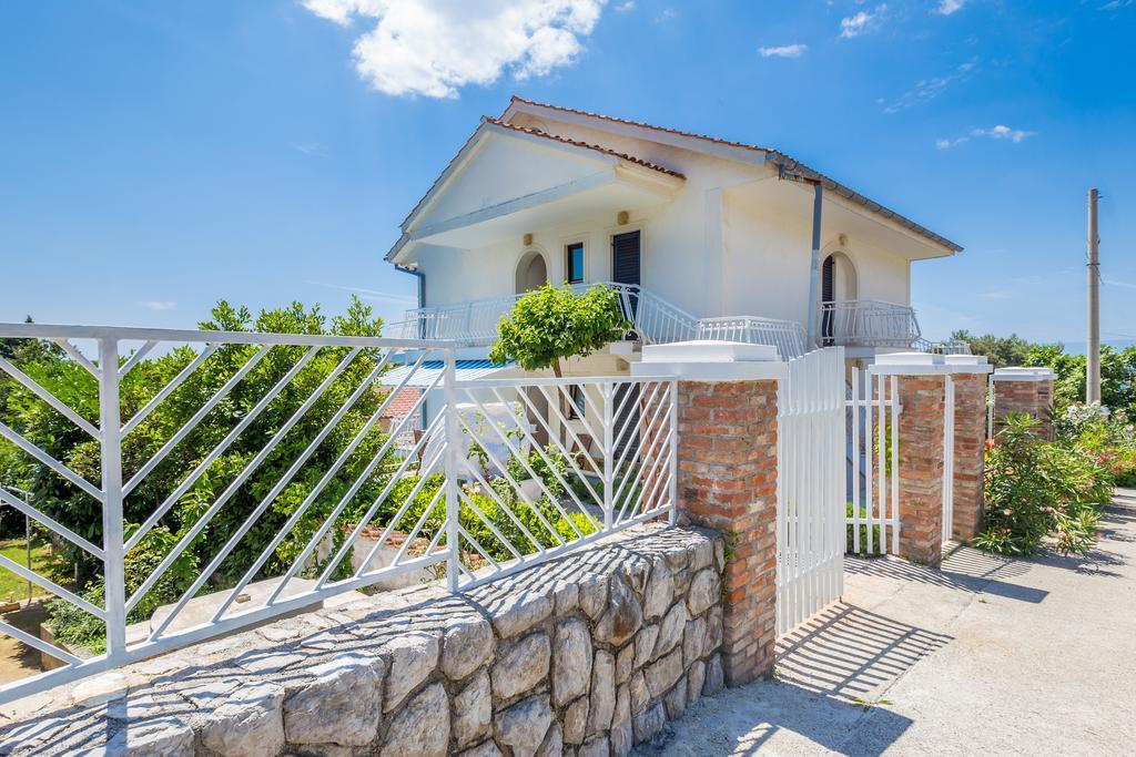 Ava Apartments Omišalj Exteriör bild